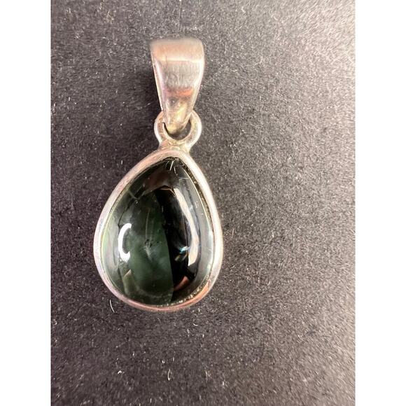 NEW vintage teal green tourmaline sterling silver teardrop pendant 1.90 grams - Picture 5 of 13